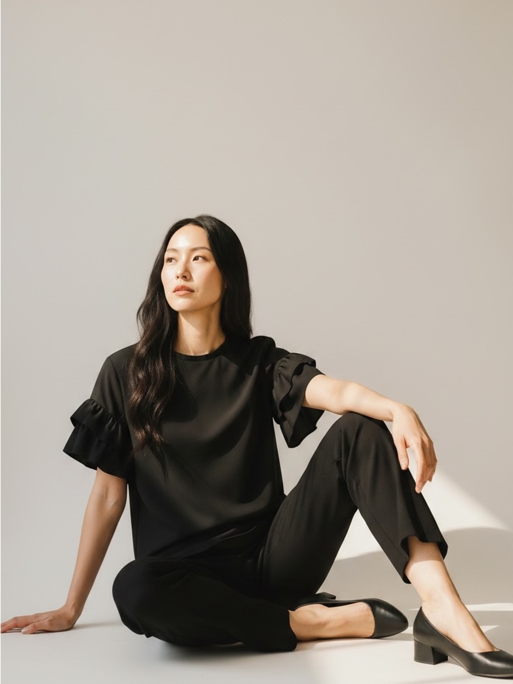 Pleione Black blouse with ruffle in the sleeves. By pleione _Size medium - Picture 2 of 5